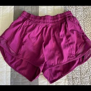 Lululemon Hottie Hot Shorts 2.5”